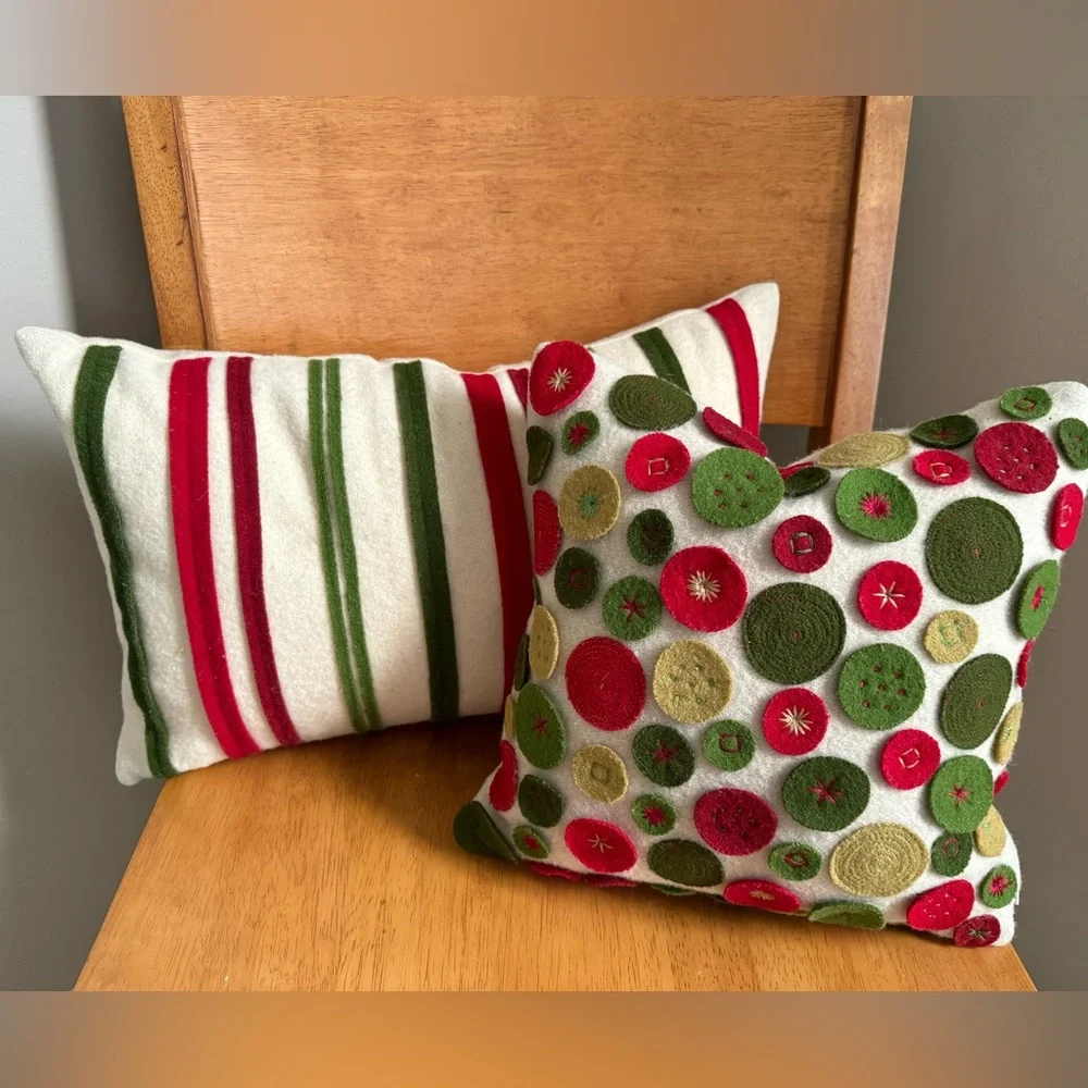 (Set/2) Crate & Barrel Wool Holiday “Cheer” & “Gabriel”Pillows Ivory Red Green